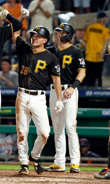 Reynolds caps comeback with 3-run blast, Pirates beat Tigers